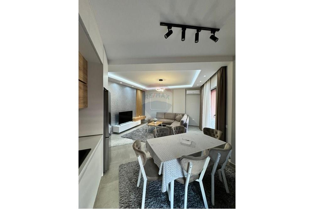 APARTAMENT 2+1 ME POST PARKIMI, FARMACIA 10