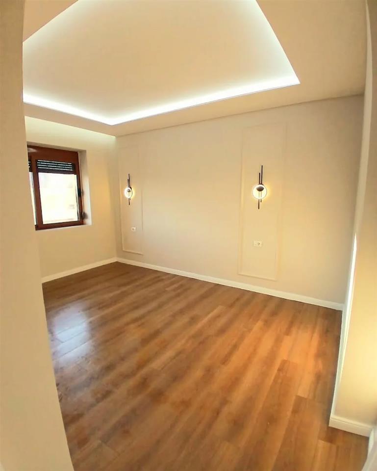 Kavaje,apartament 2+1 me planimetri super,50 m nga qendra.