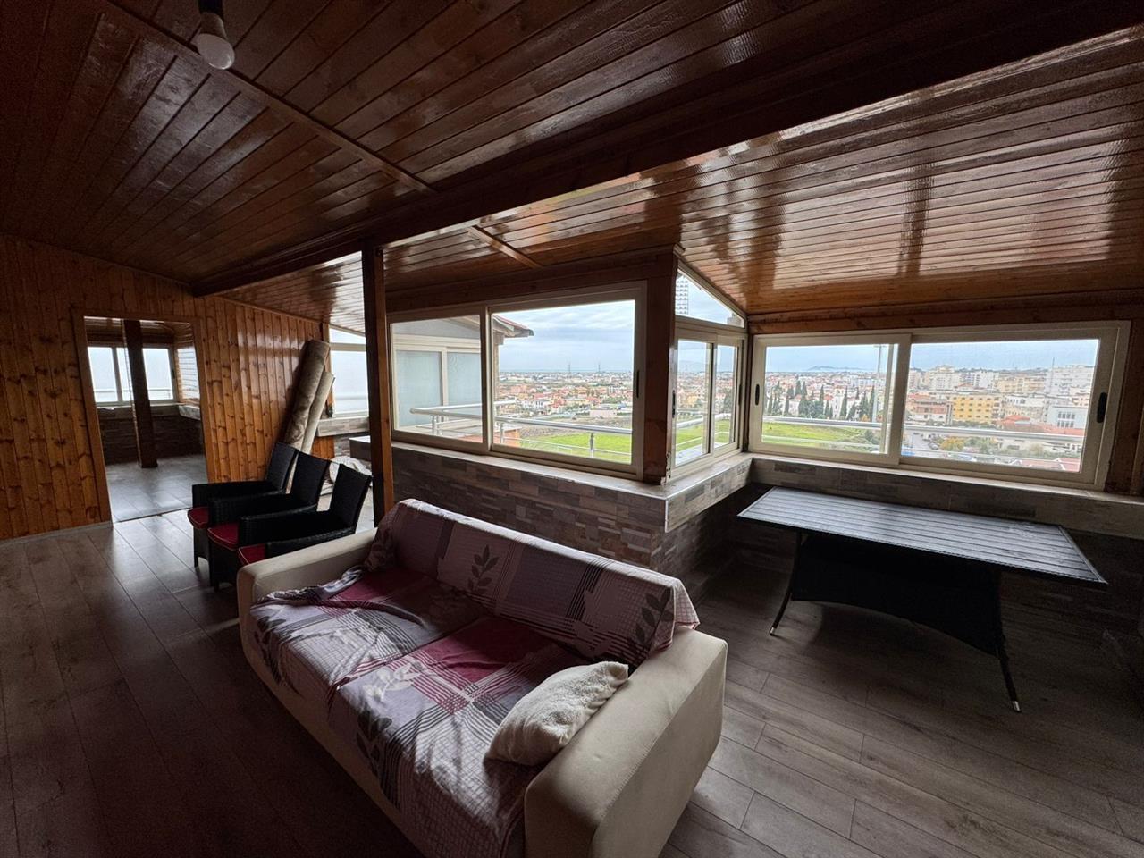 Kavaje, papafingo 3+1 +verande te bollshme,rruga “Kavaljon.