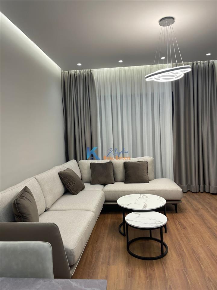 2+1+2 per qira te Kompleksi Arlis, Rruga e Dibres