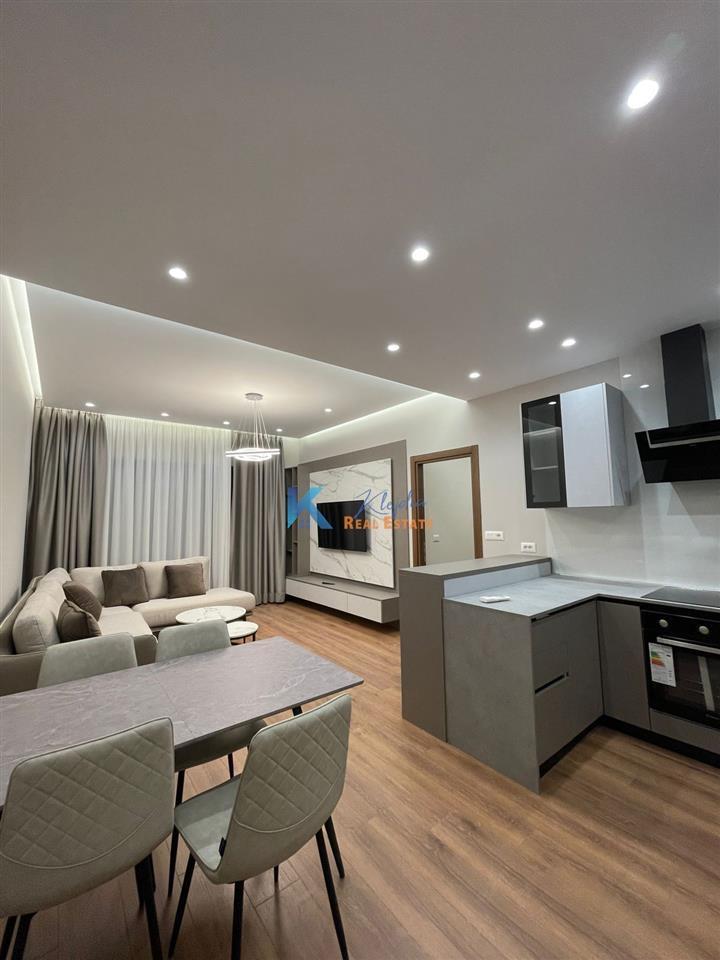 2+1+2 per qira te Kompleksi Arlis, Rruga e Dibres