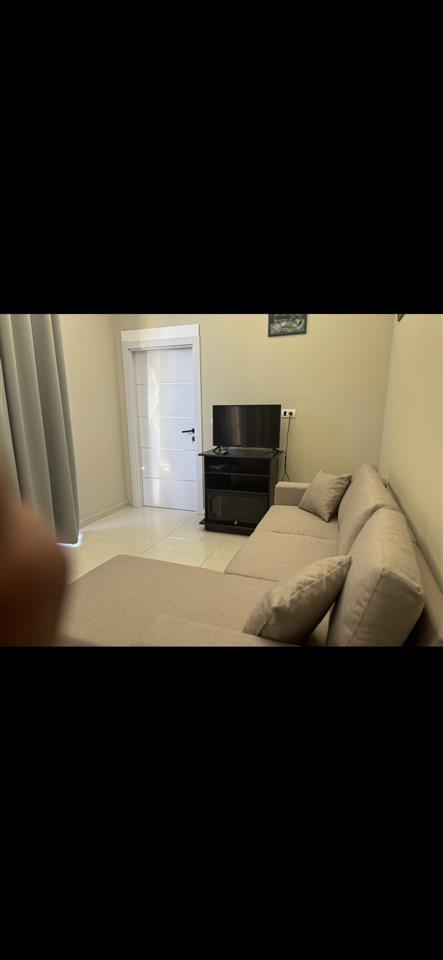 SHITET 1+1 ne VLORE UJI FTOHTE