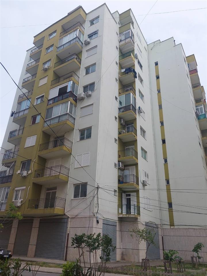Durrës, apartament 1+1 me qera ne zonen e Plazh.