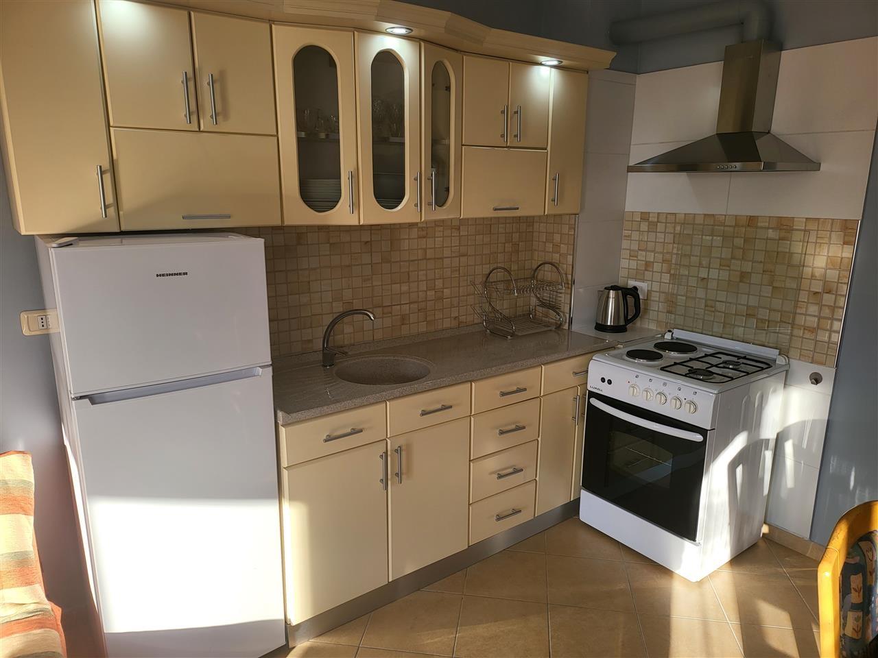 Durrës, apartament 1+1 me qera ne zonen e Plazh.