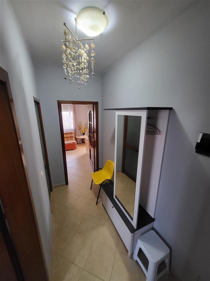 Durrës, apartament 1+1 me qera ne zonen e Plazh.