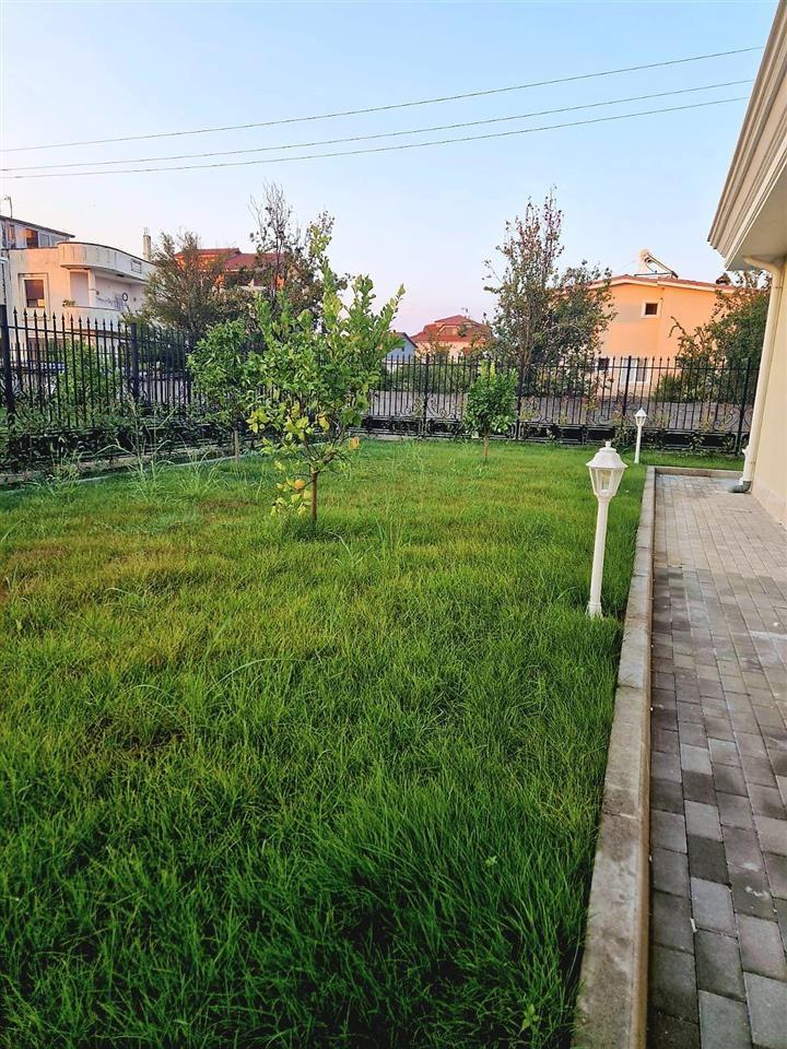 Kavaje,Vila te reja luksoze ,5 km nga bregdeti Qerretit .