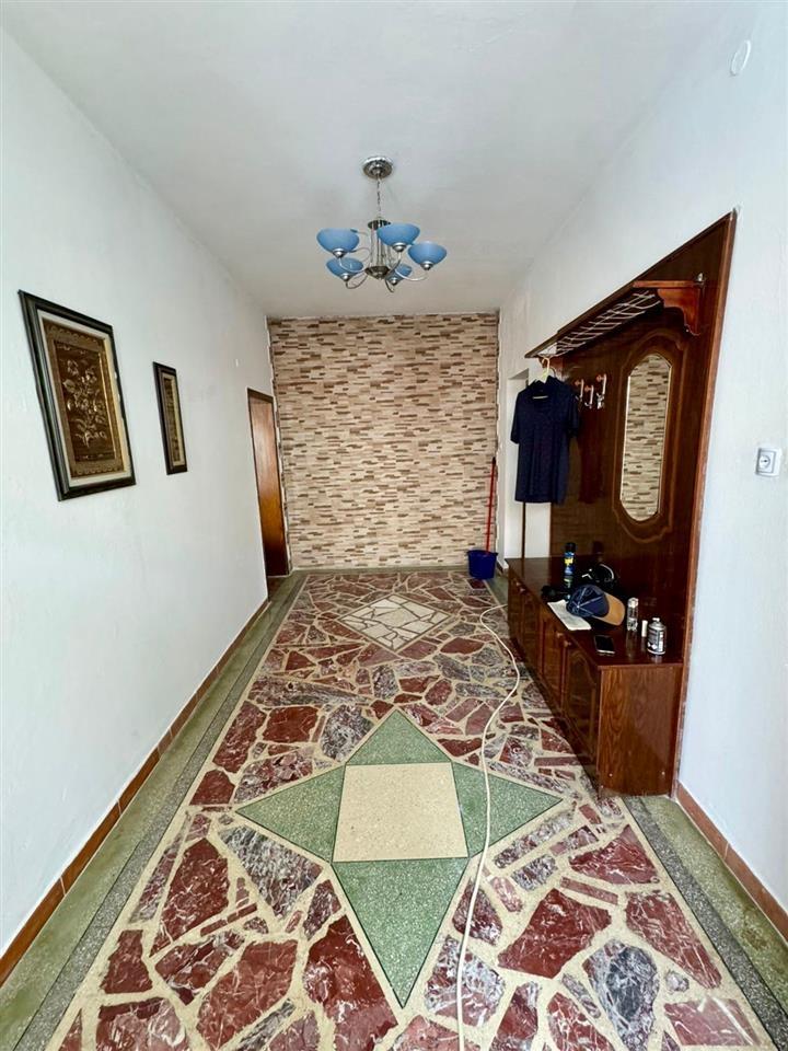 Kavaje , shtepi e vogel private shume afer me qendren