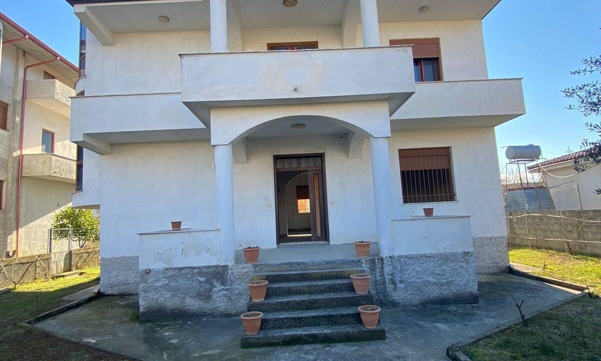 Kavaje, Shitet vile ne zonen e unazes