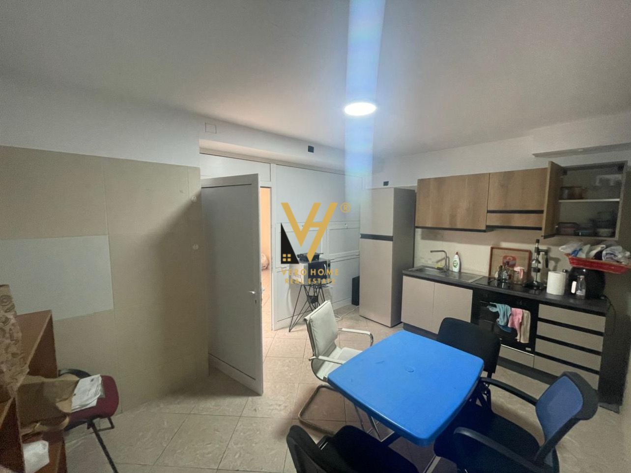 AMBIENT 170 M2 TE PAZAR I RI 2.000 EURO