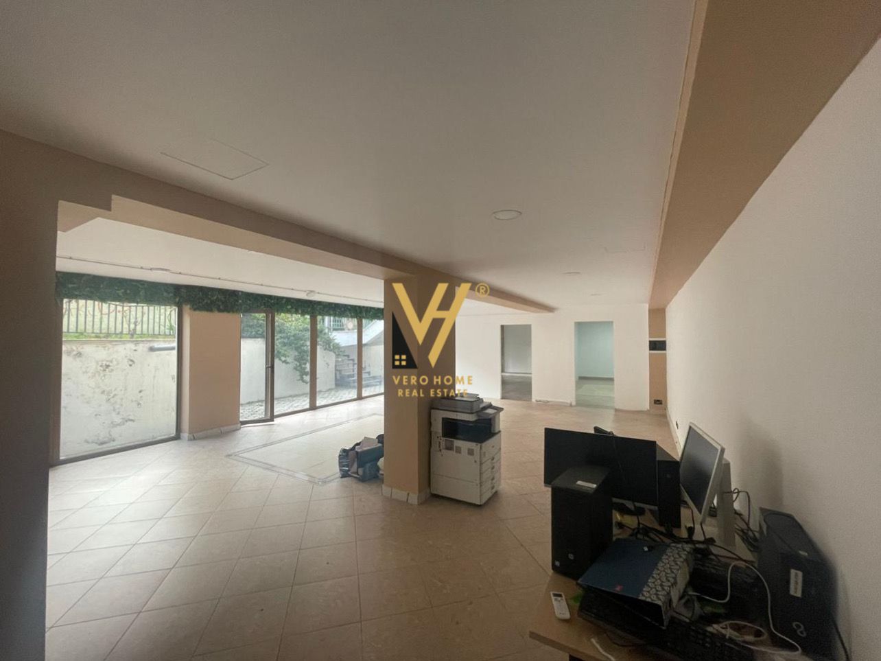 AMBIENT 170 M2 TE PAZAR I RI 2.000 EURO