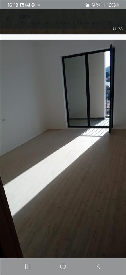 Jepet me qera shtepi ne Kombinat