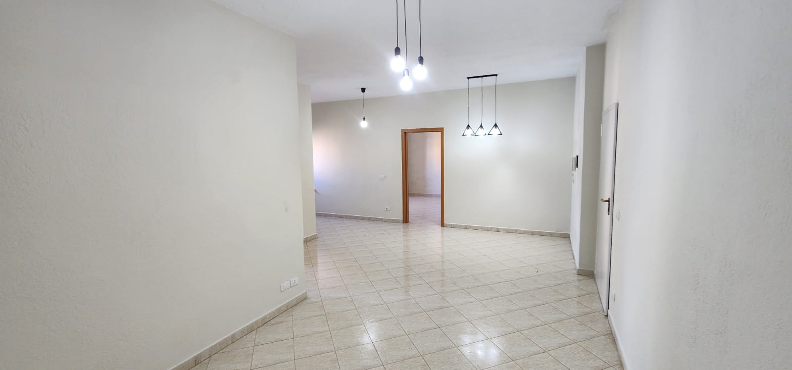 Per Shitje 95,000 € Shitet, Apartament 2+1, Plazh
