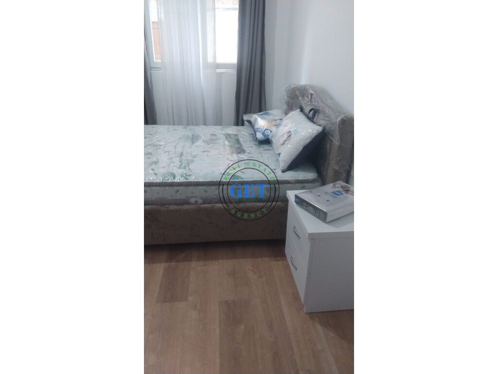 Per Qira 400 € /Muaj Qira, Apartament 2+1, Plazh I