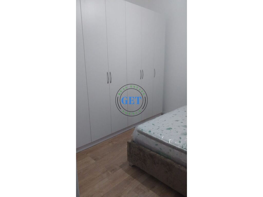 Per Qira 400 € /Muaj Qira, Apartament 2+1, Plazh I