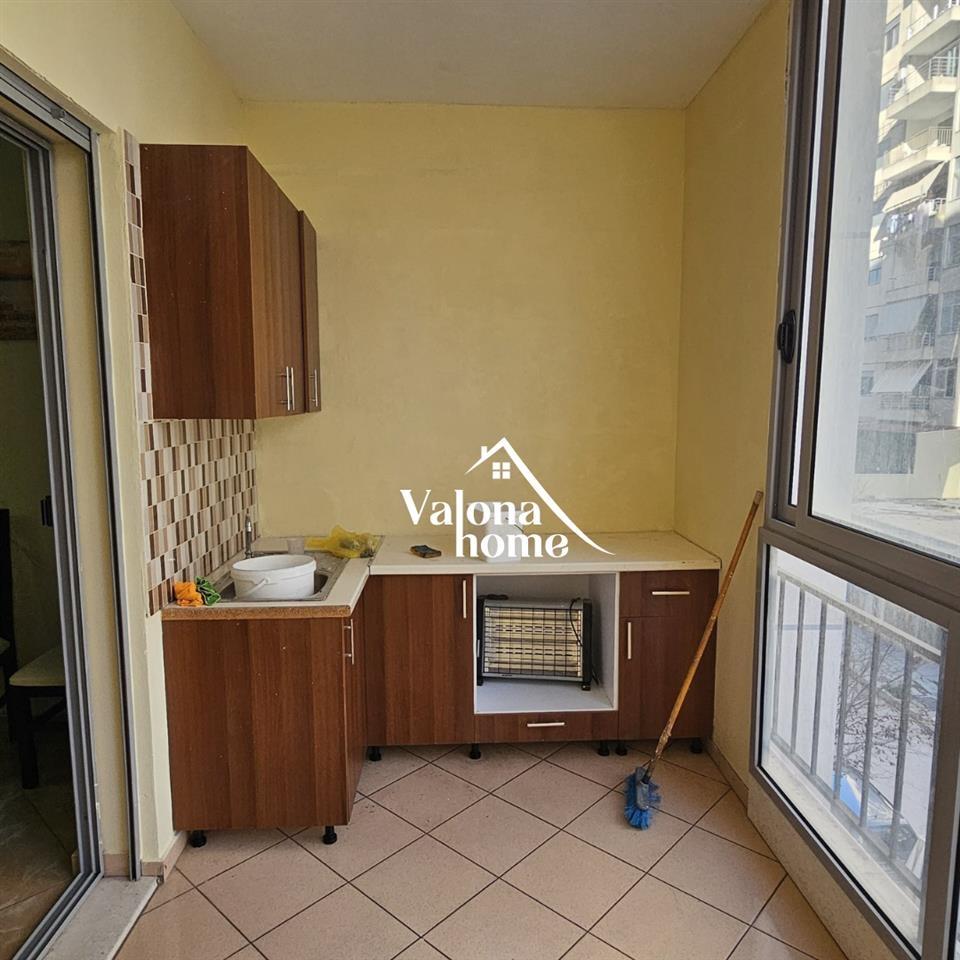 APARTAMENT 1+1 PËR QIRA AFATGJATË NË VLORË QENDER