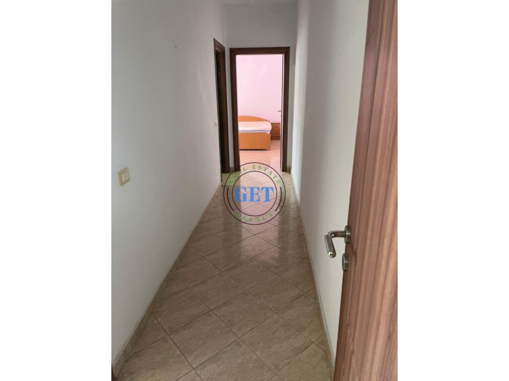 Per Qira 300 € /Muaj Qira, Apartament 2+1 Muzeumi