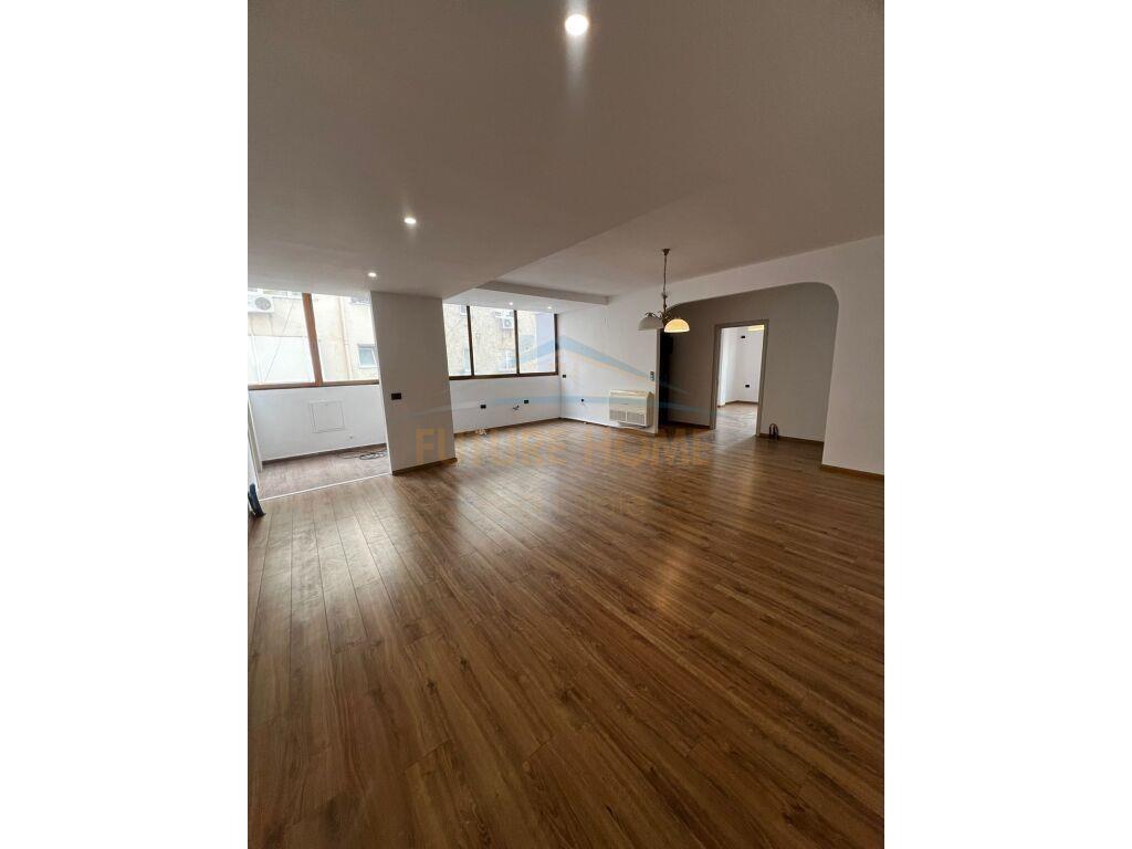 Shitet, Apartament 3+1+2, tek Arturbina, Petro Nini.