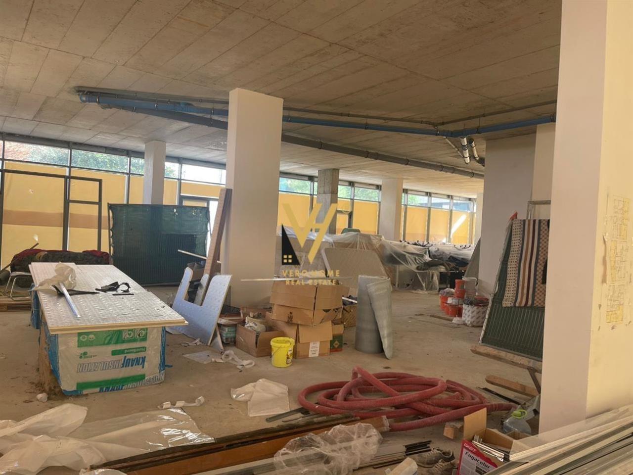 DYQAN 376M2 TE RR.ELBASANIT 15.000 EURO