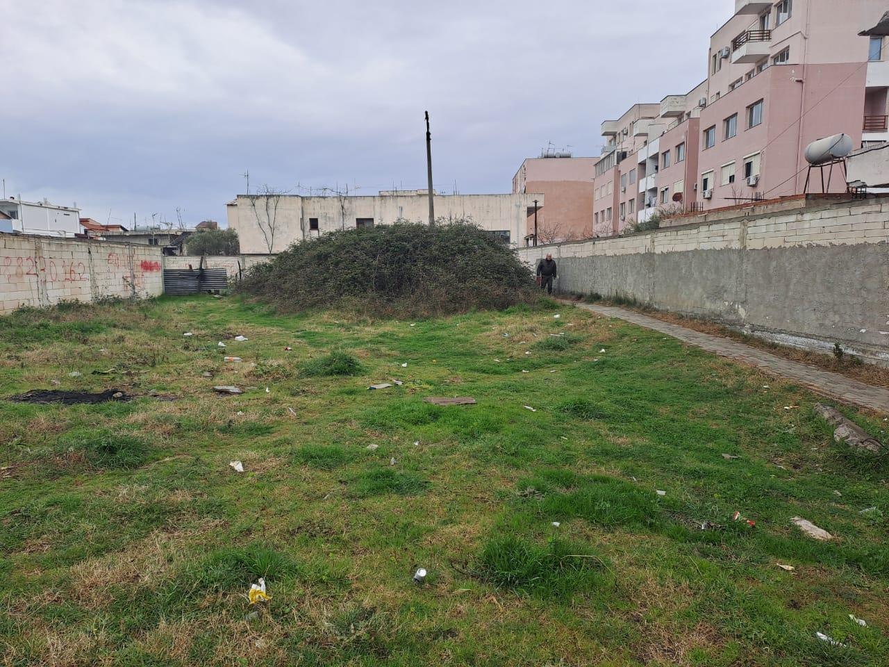 Durres, shitet truall , 2.000 m² (Rruga Bajram Tusha Shkozet
