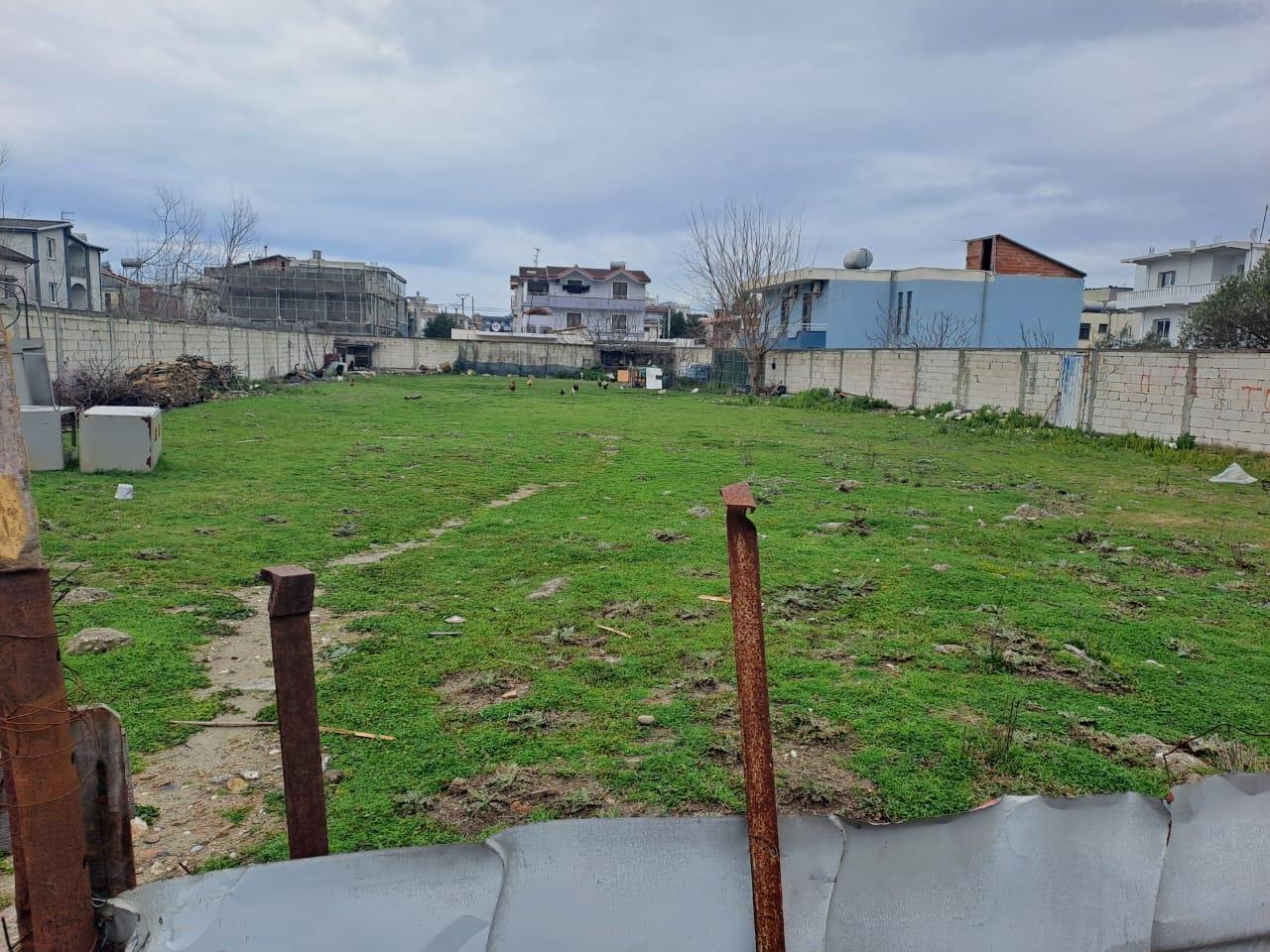 Durres, shitet truall , 2.000 m² (Rruga Bajram Tusha Shkozet