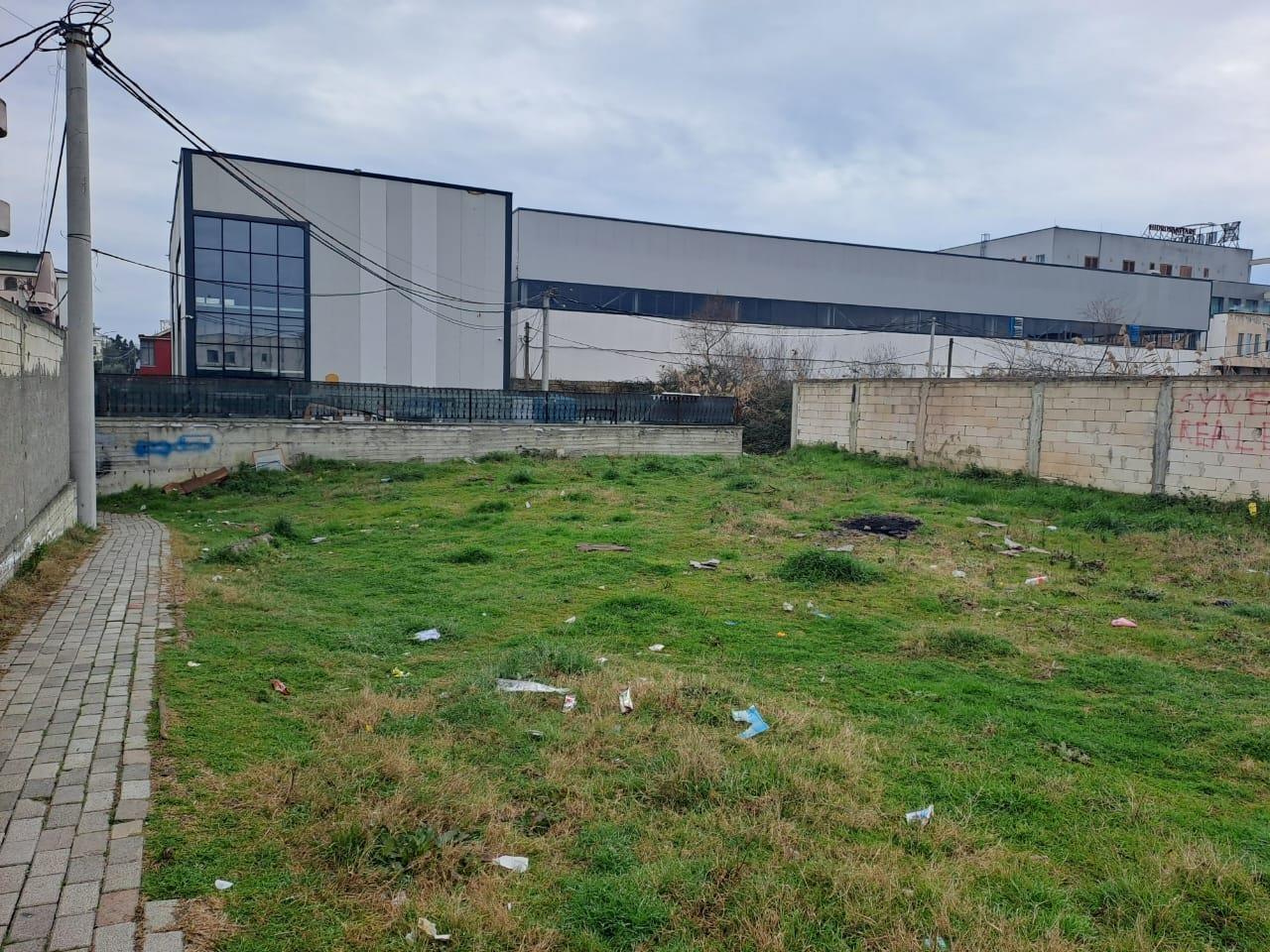 Durres, shitet truall , 2.000 m² (Rruga Bajram Tusha Shkozet