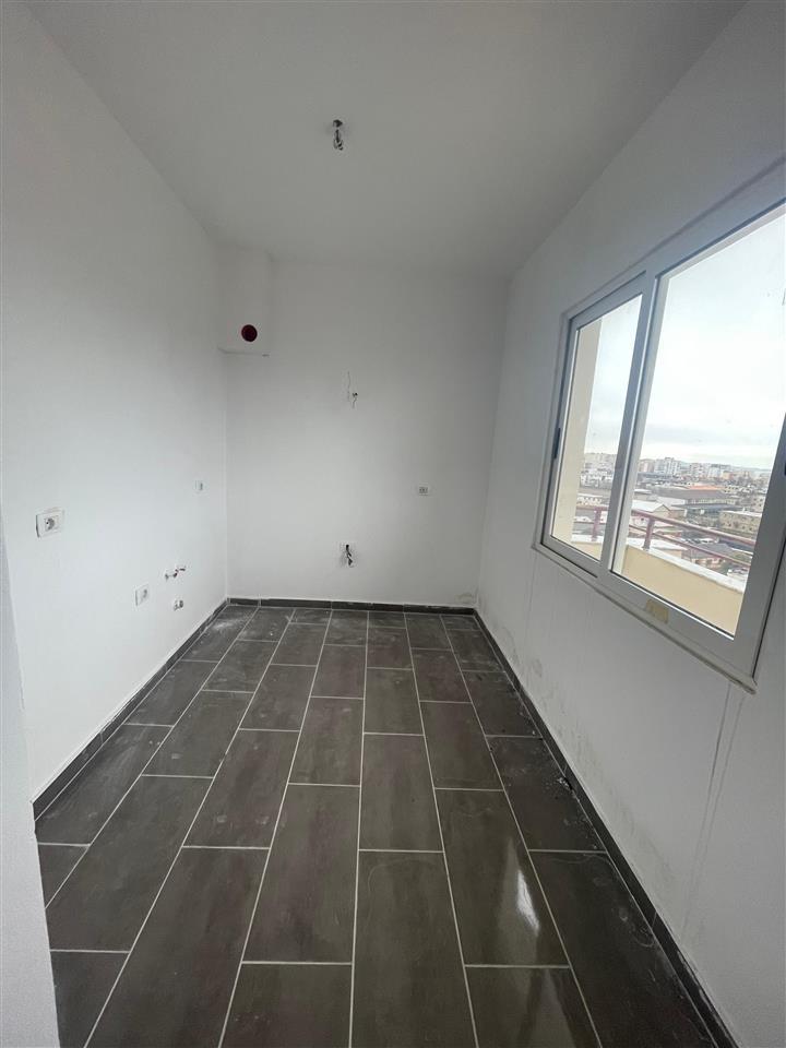 Shitet apartament 1+1+Ballkon Kati 8