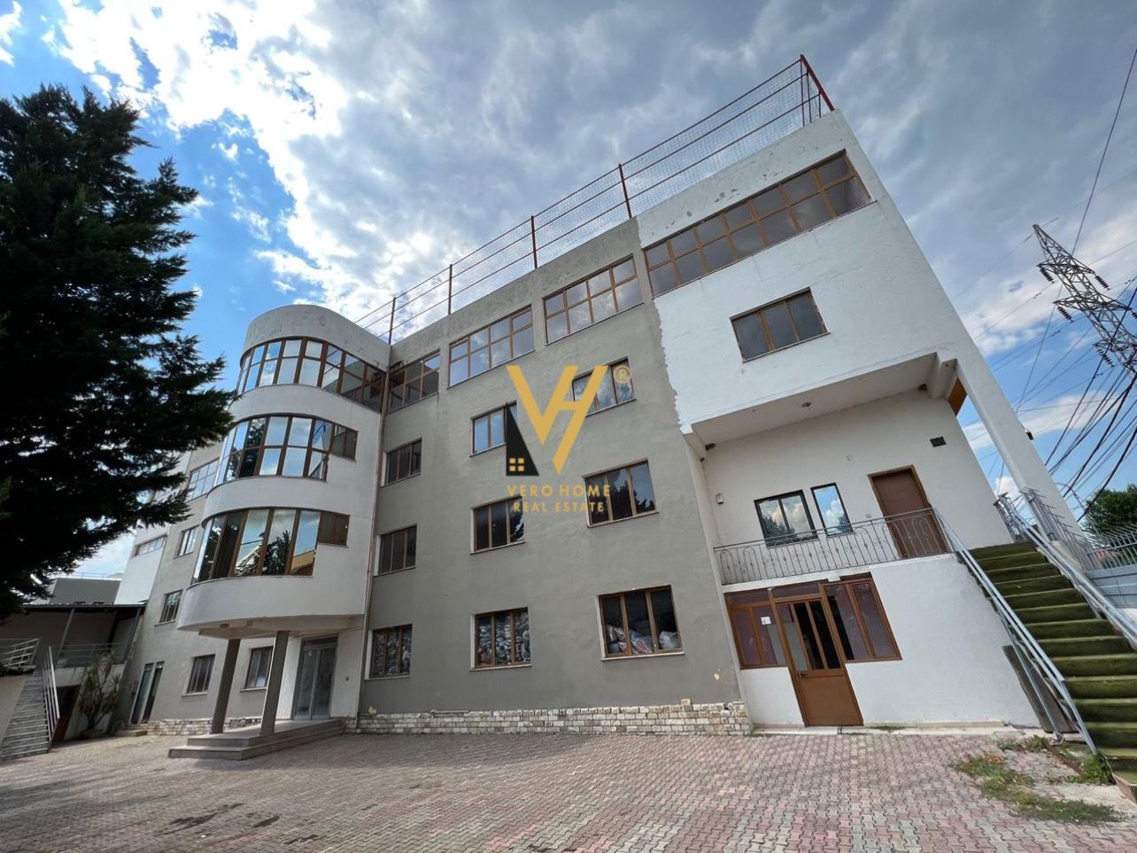 GODINE 4 KATESHE NE MEZEZ 5.000 EURO