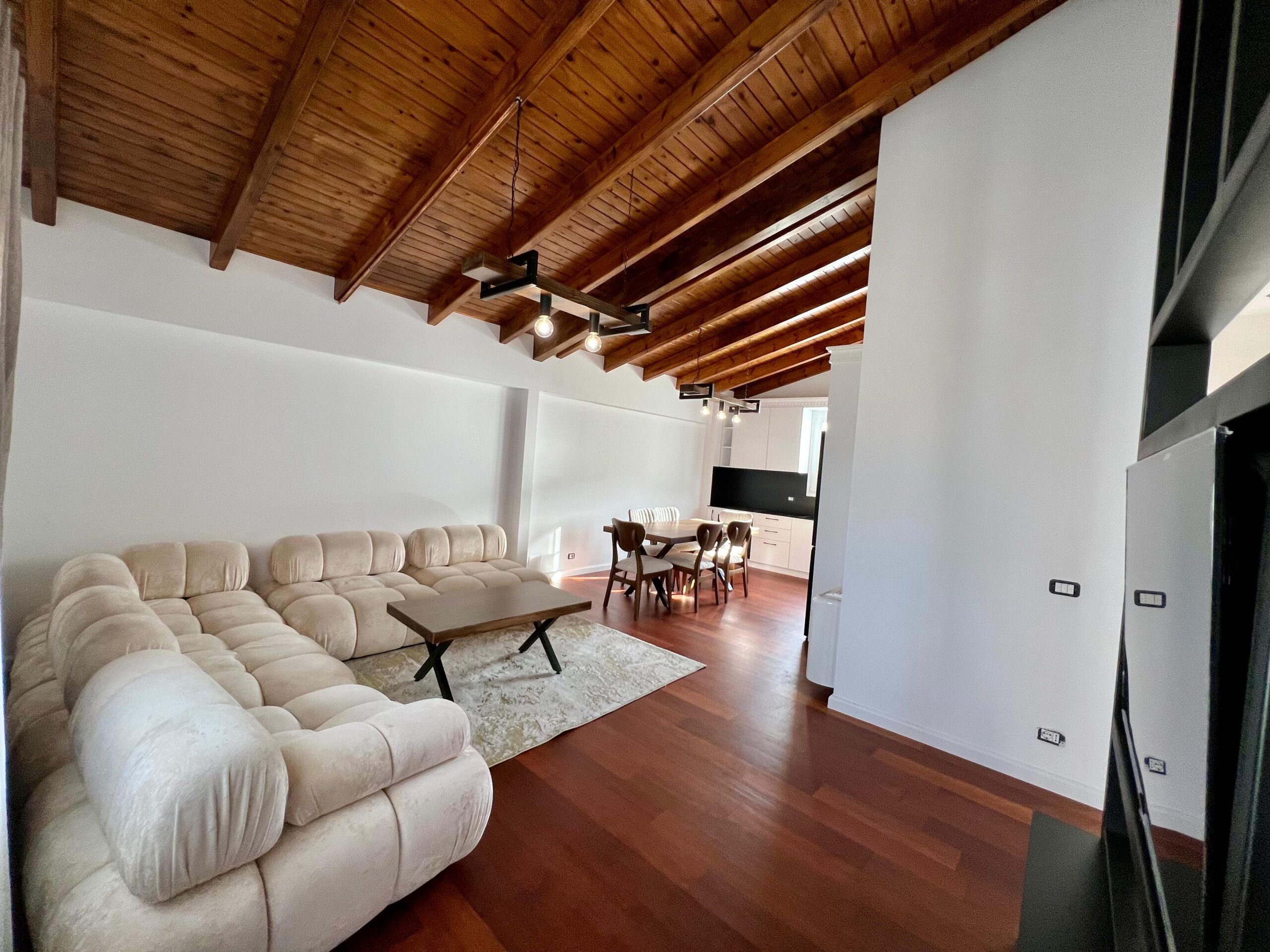 Qira,Apartament 2+1 Marin Barleti, Selitë 800 Euro