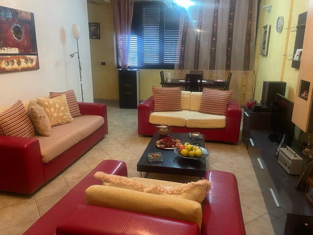 Appartament ke Meteorit perball Xhepes