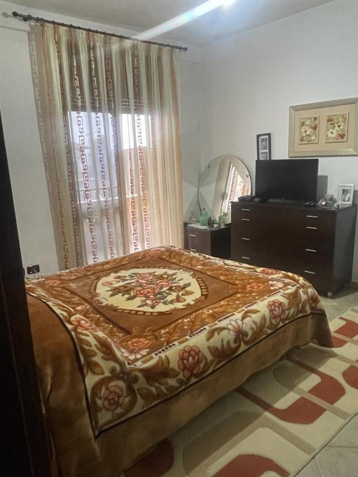 Appartament ke Meteorit perball Xhepes