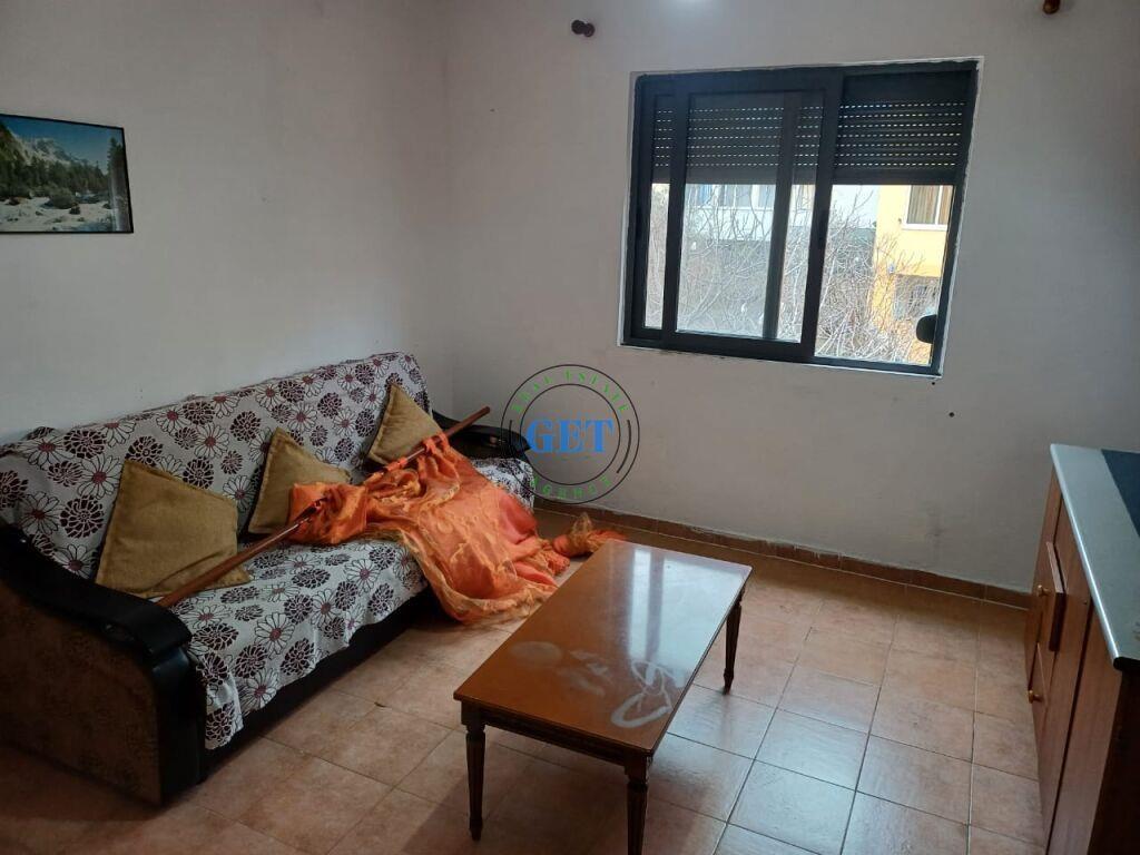 Shitet, Apartament 1+1, te Fidanishtja, Durrës