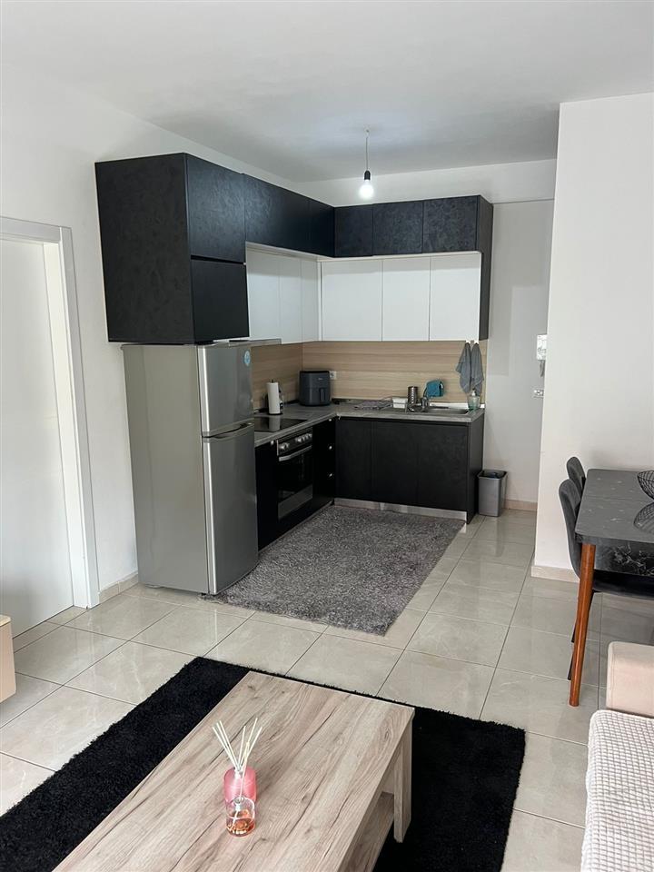 Qera, Apartament 1+1, Komuna e Parisit, Tiranë