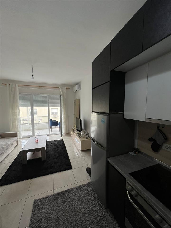 Qera, Apartament 1+1, Komuna e Parisit, Tiranë