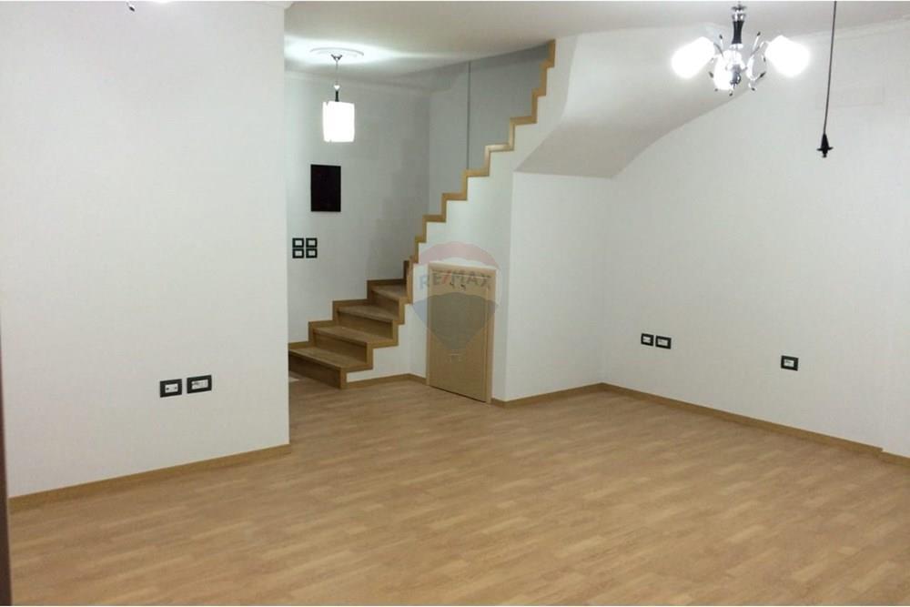 Jepet me qira dupleks 2+1+2 ne Astir, 500 €