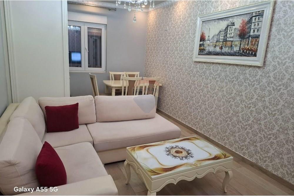 Apartament 2+1 me qera tek Shkolla e Bashkuar, 600 €