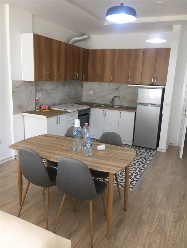 K, zoollogjik jepet me qera 1+1 super apartament 500 euro ne