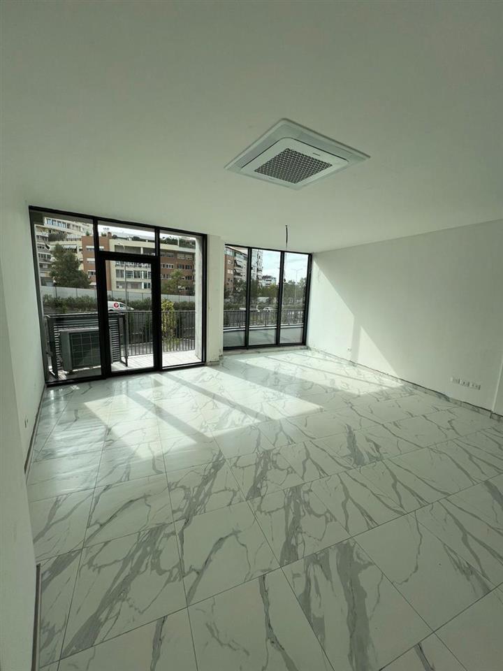 [Pronar] Lake View – Ambient zyrash me Qera 63m2