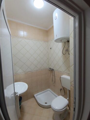 Jepet me Qera Apartament 1 + 1 te Liqeni Artificial