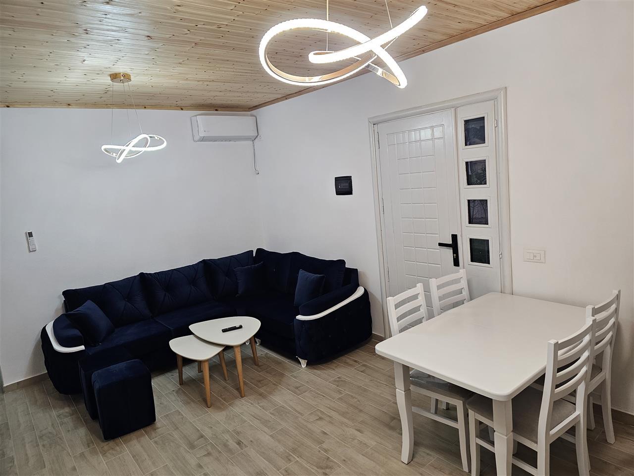 Jepet shtepi 1+1 me qera