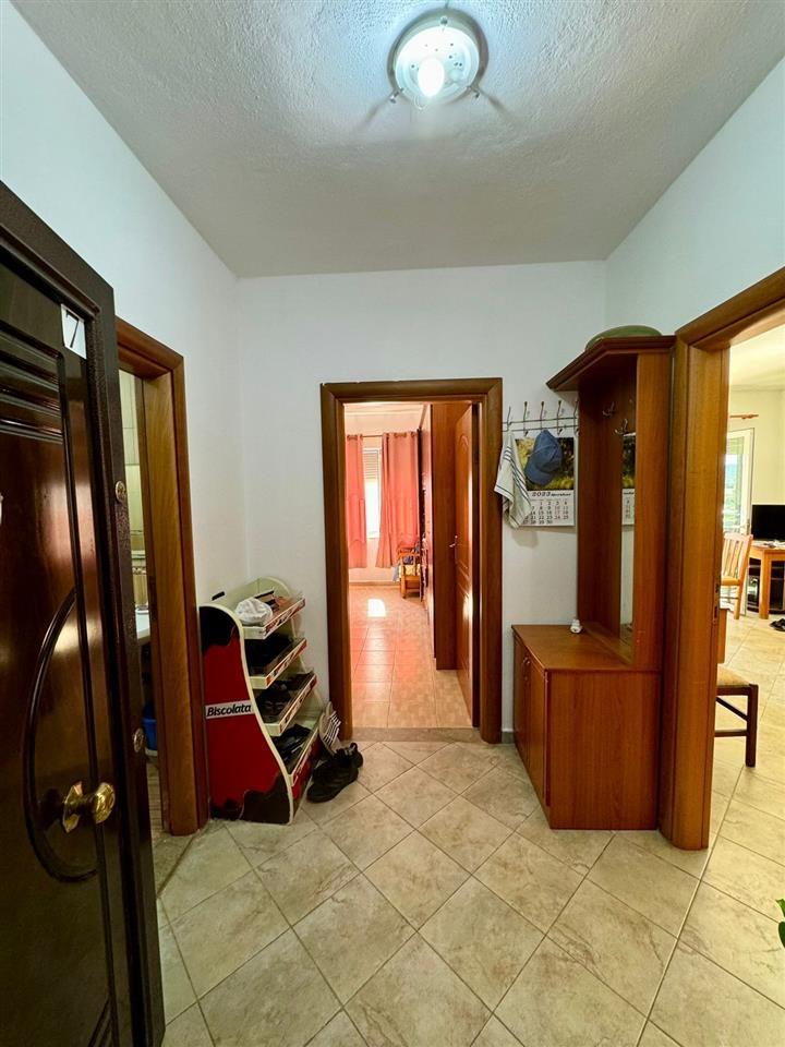 Mali Robit,apartament 1+1,afer California Hotel.