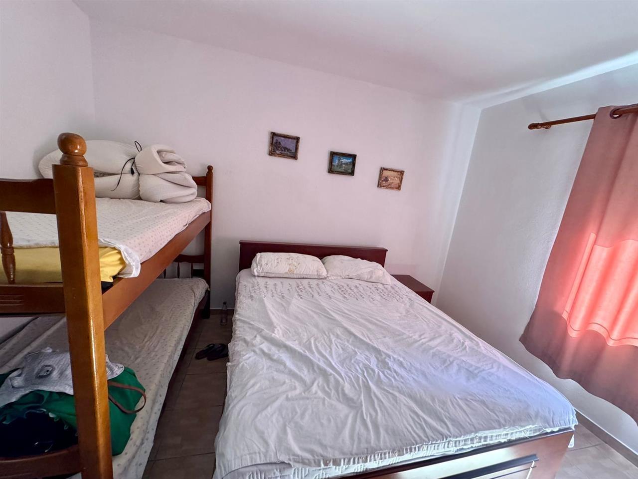 Mali Robit,apartament 1+1,afer California Hotel.