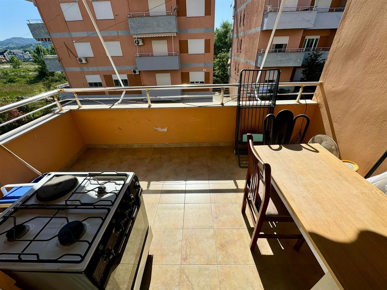 Mali Robit,apartament 1+1,afer California Hotel.