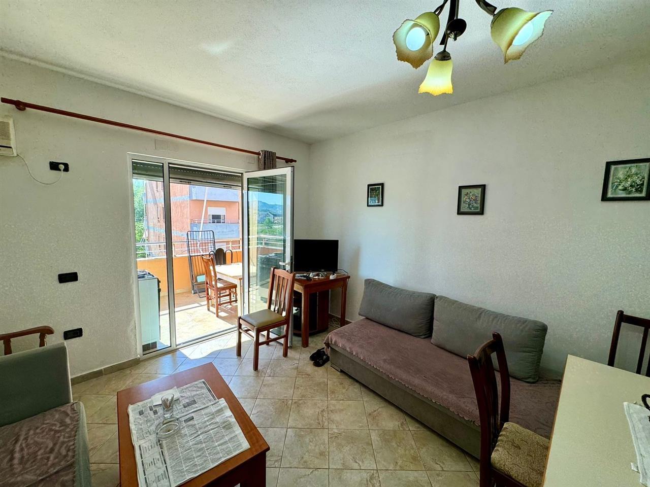 Mali Robit,apartament 1+1,afer California Hotel.