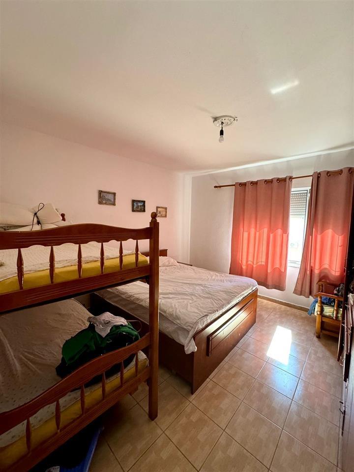 Mali Robit,apartament 1+1,afer California Hotel.