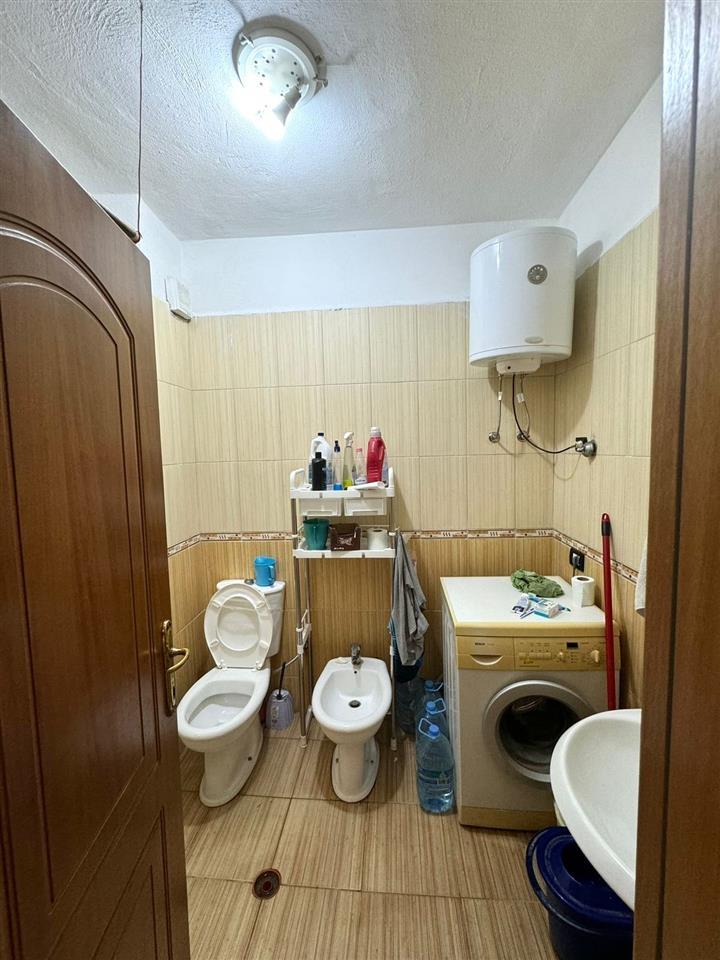 Mali Robit,apartament 1+1,afer California Hotel.