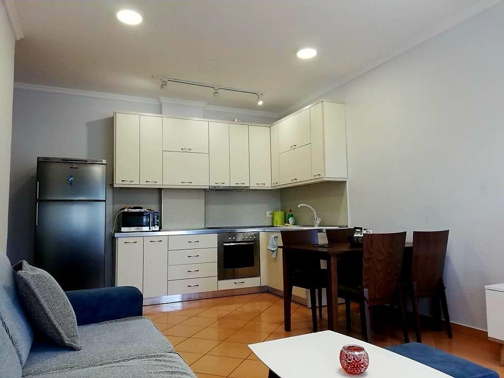 Golem,apartament 1+1 ne nje nga zonat me te frekuentuara.