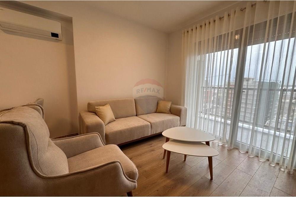 Jepet me qira apartament 1+1 ne Bulevard te Ri 550 €
