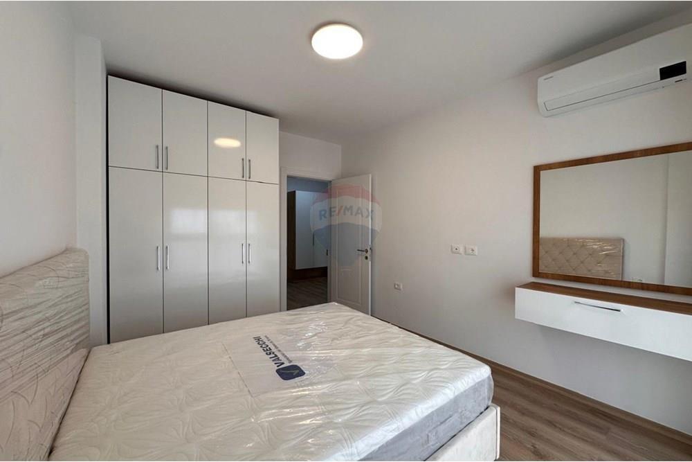 Jepet me qira apartament 1+1 ne Bulevard te Ri 550 €