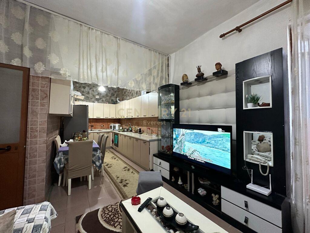 Apartament 4+1 Për Shitje në Profarma everest108094