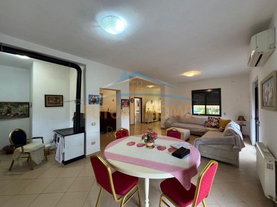 Jepet me qera apartament 2+1, Selite 400 euro